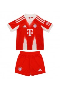Fotbalové Dres Bayern Munich Dětské Domácí Oblečení 2025-26 Krátký Rukáv (+ trenýrky)